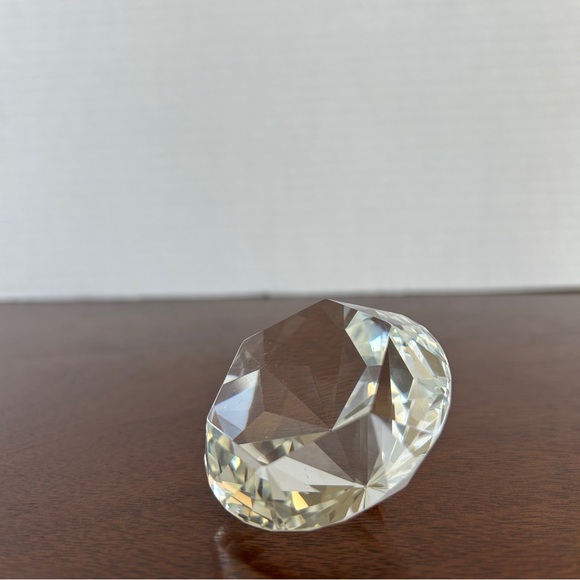 Oleg Cassini Crystal Paper Weight Diamond Shape - Picture 2 of 8